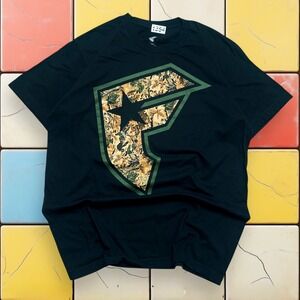 Vintage Famous Stars & Straps x Yelawolf T-Shirt Y2K Men L Black Camo Logo RARE